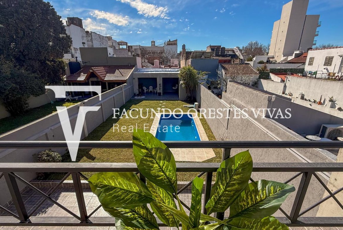 VENTA – CASA – SEIS AMBIENTES – JARDIN- PILETA -COCHERA- TERRAZA- LINIERS