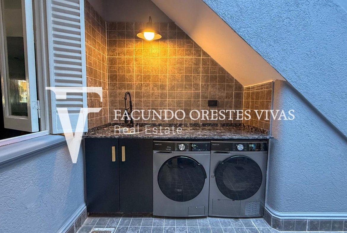 VENTA – CASA – SEIS AMBIENTES – JARDIN- PILETA -COCHERA- TERRAZA- LINIERS
