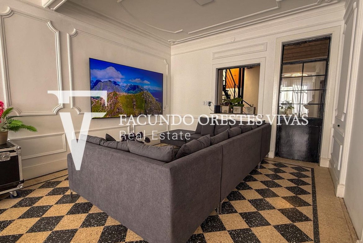 VENTA – CASA – SEIS AMBIENTES – JARDIN- PILETA -COCHERA- TERRAZA- LINIERS
