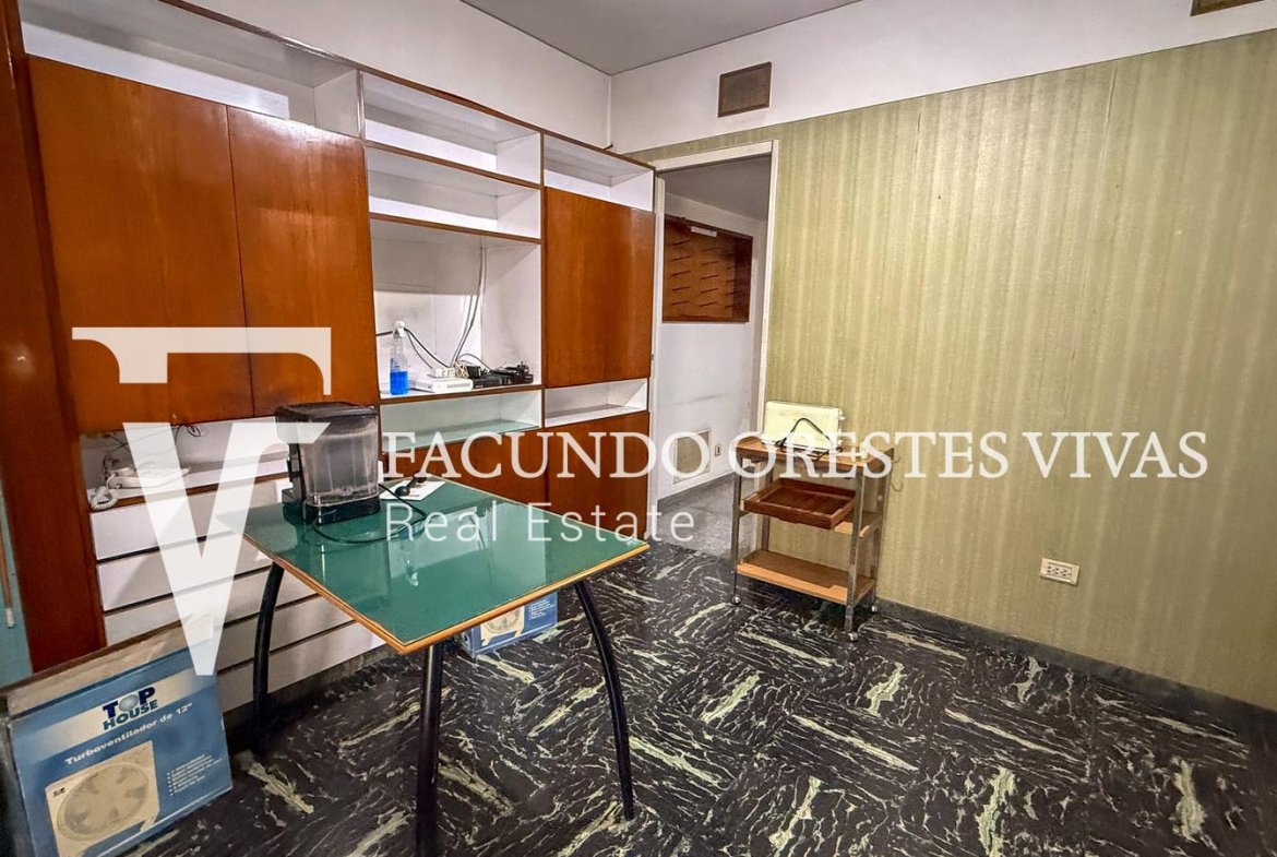 ALQUILER – CASA – LOCAL – IDEAL PARA EMPRENDIMIENTO – CUATRO AMBIENTES – AVENIDA – LINIERS