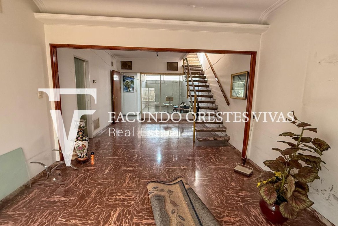 ALQUILER – CASA – LOCAL – IDEAL PARA EMPRENDIMIENTO – CUATRO AMBIENTES – AVENIDA – LINIERS