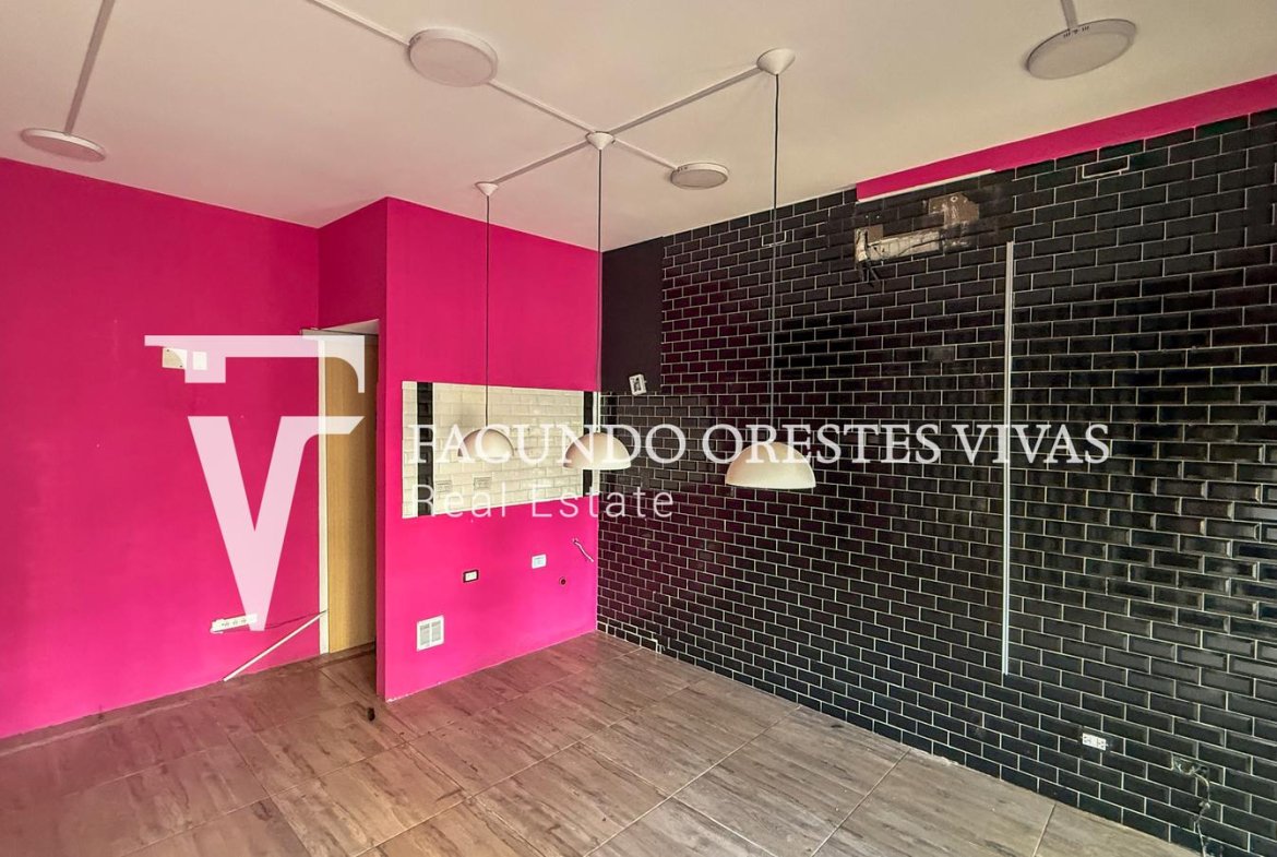 ALQUILER – CASA – LOCAL – IDEAL PARA EMPRENDIMIENTO – CUATRO AMBIENTES – AVENIDA – LINIERS