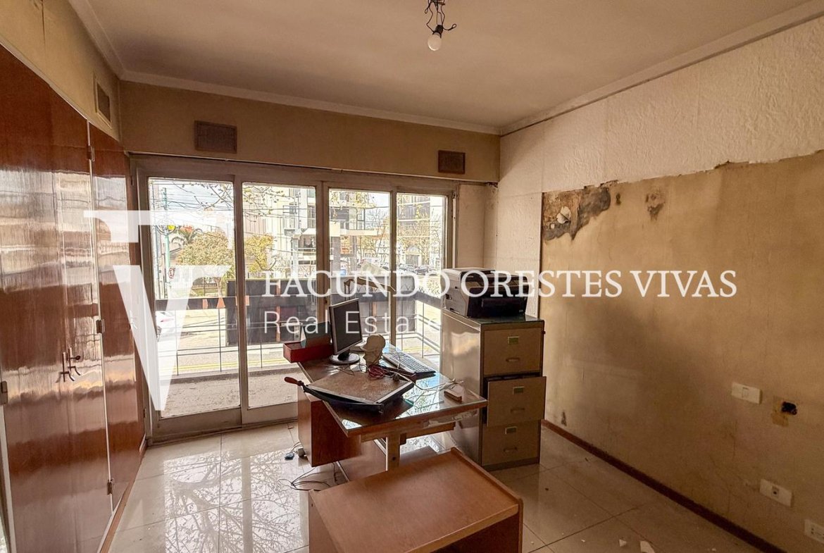 ALQUILER – CASA – LOCAL – IDEAL PARA EMPRENDIMIENTO – CUATRO AMBIENTES – AVENIDA – LINIERS