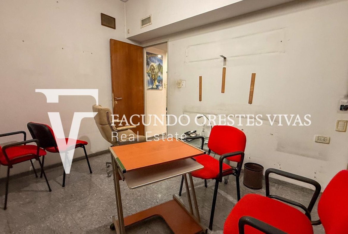 ALQUILER – CASA – LOCAL – IDEAL PARA EMPRENDIMIENTO – CUATRO AMBIENTES – AVENIDA – LINIERS
