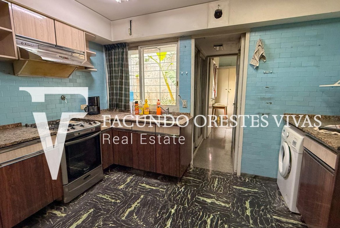 ALQUILER – CASA – LOCAL – IDEAL PARA EMPRENDIMIENTO – CUATRO AMBIENTES – AVENIDA – LINIERS