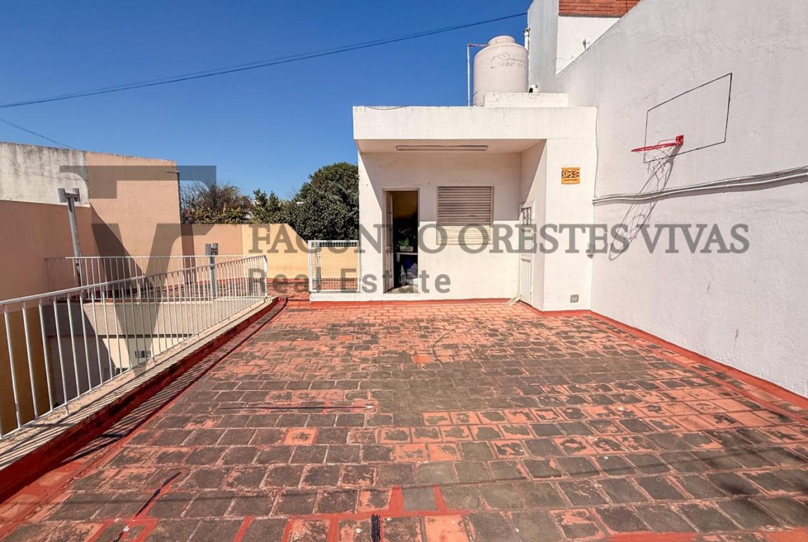 VENTA – CASA – CUATRO AMBIENTES – LINIERS – PATIO – TERRAZA