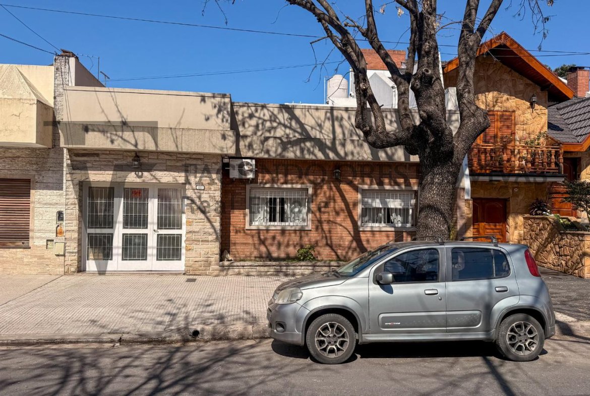 VENTA – CASA – CUATRO AMBIENTES – LINIERS – PATIO – TERRAZA