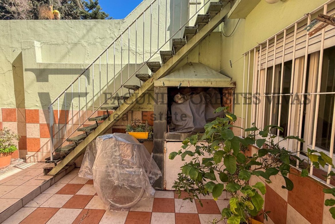 VENTA – CASA – CUATRO AMBIENTES – LINIERS – PATIO – TERRAZA