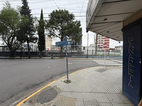 ALQUILER – LOCAL ESQUINA – DOBLE ENTRADA – PLANTA BAJA – CIUDADELA