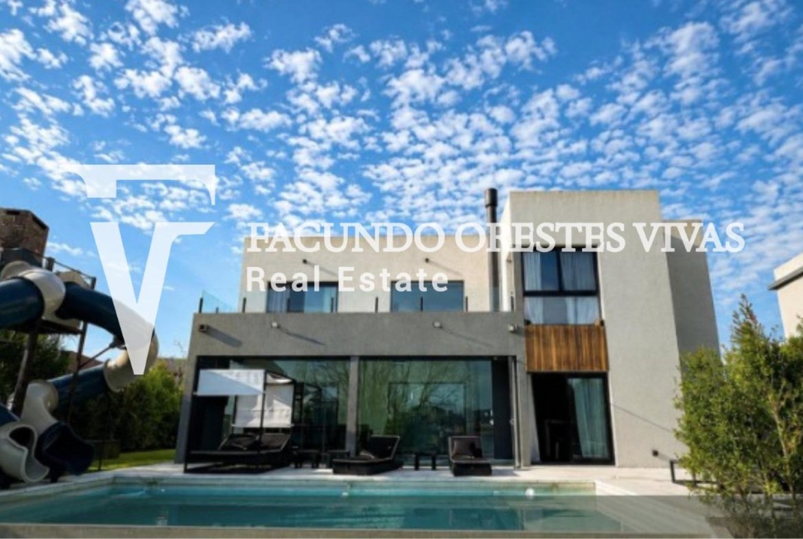 VENTA-CASA-SEIS AMBIENTES-PILETA-PARRILLA-VISTA AL LAGO-BARRIO PRIVADO-SEGURIDAD-ESCOBAR