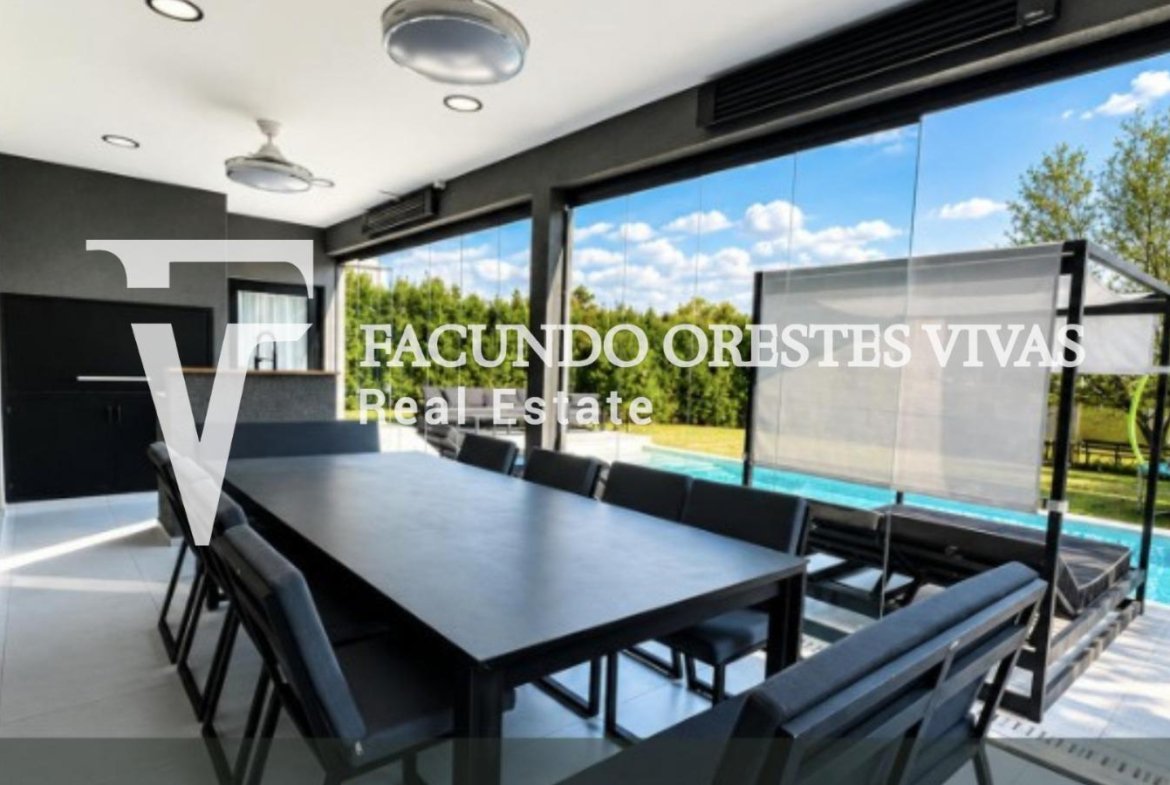 VENTA-CASA-SEIS AMBIENTES-PILETA-PARRILLA-VISTA AL LAGO-BARRIO PRIVADO-SEGURIDAD-ESCOBAR