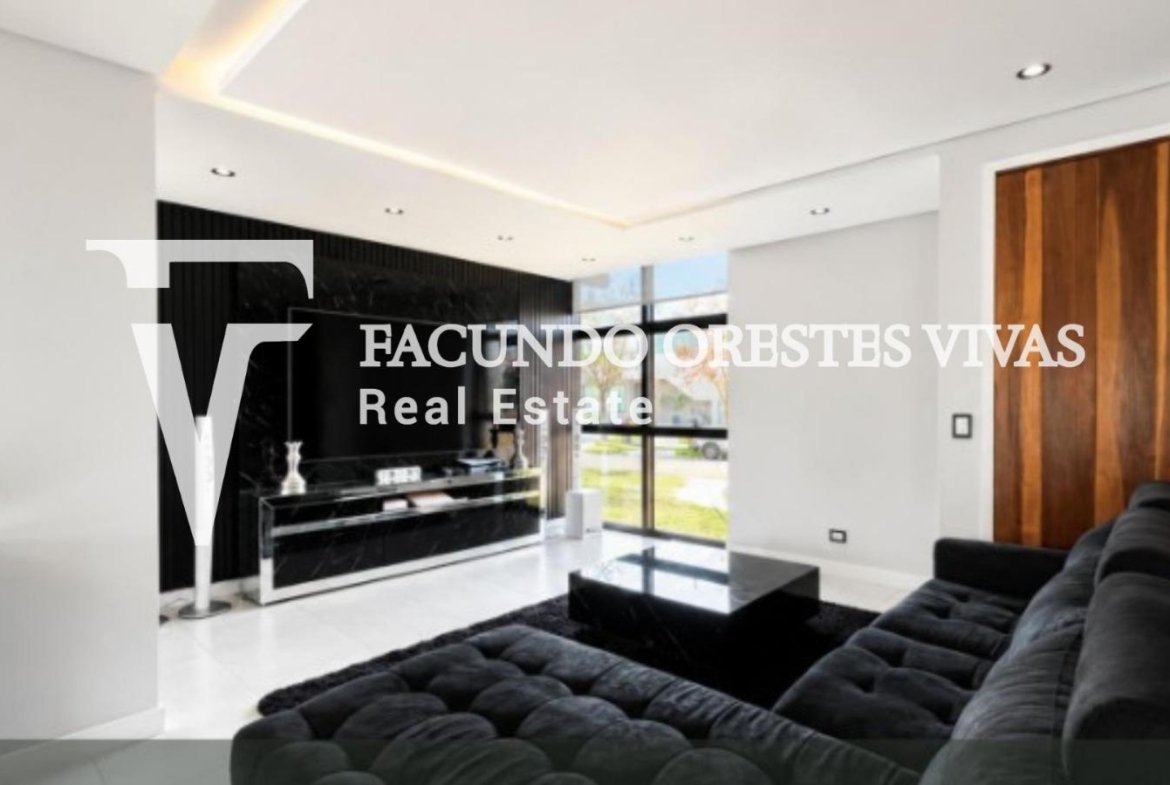 VENTA-CASA-SEIS AMBIENTES-PILETA-PARRILLA-VISTA AL LAGO-BARRIO PRIVADO-SEGURIDAD-ESCOBAR
